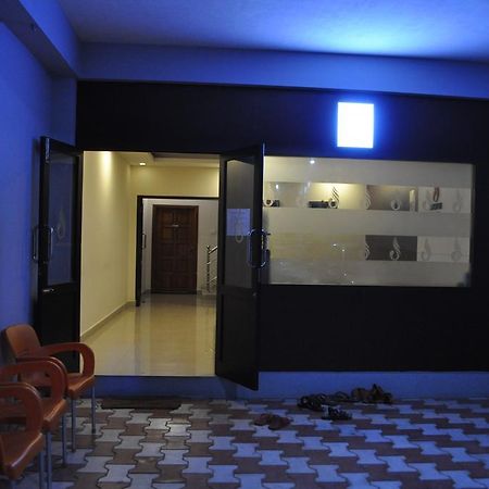 Jyothi Suites Tiruchirappalli Экстерьер фото