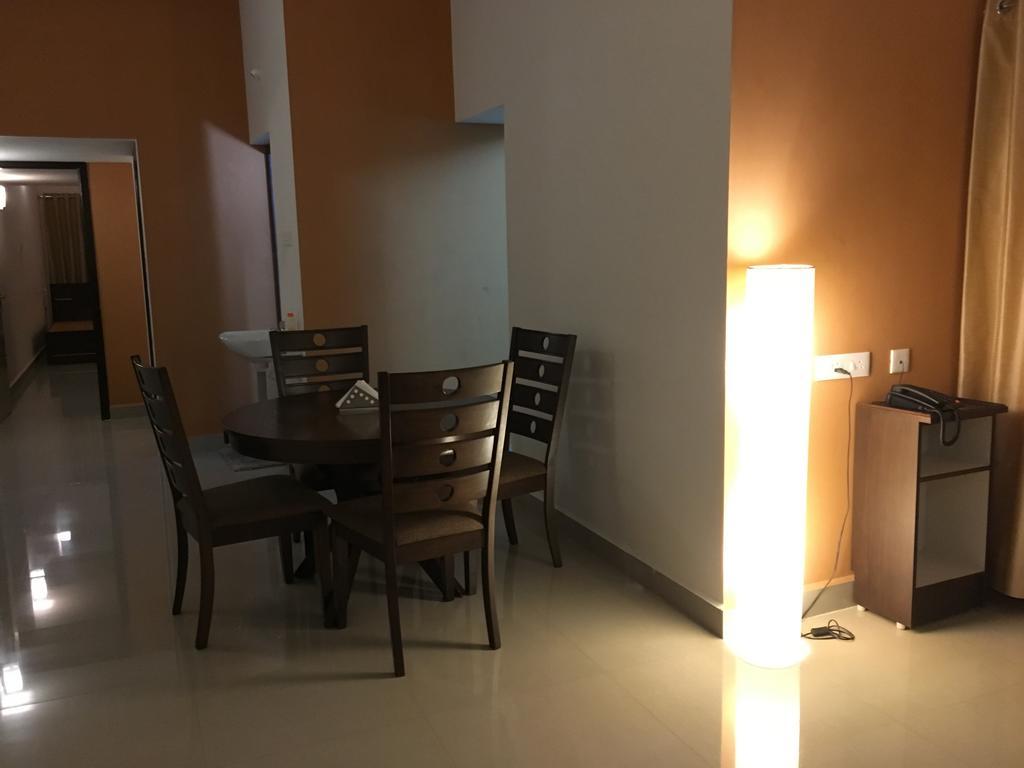 Jyothi Suites Tiruchirappalli Экстерьер фото