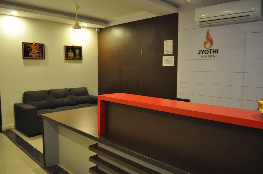 Jyothi Suites Tiruchirappalli Экстерьер фото