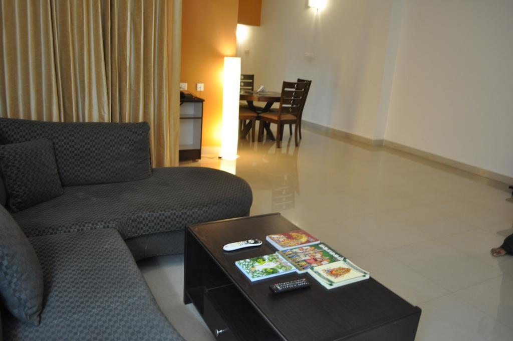 Jyothi Suites Tiruchirappalli Экстерьер фото